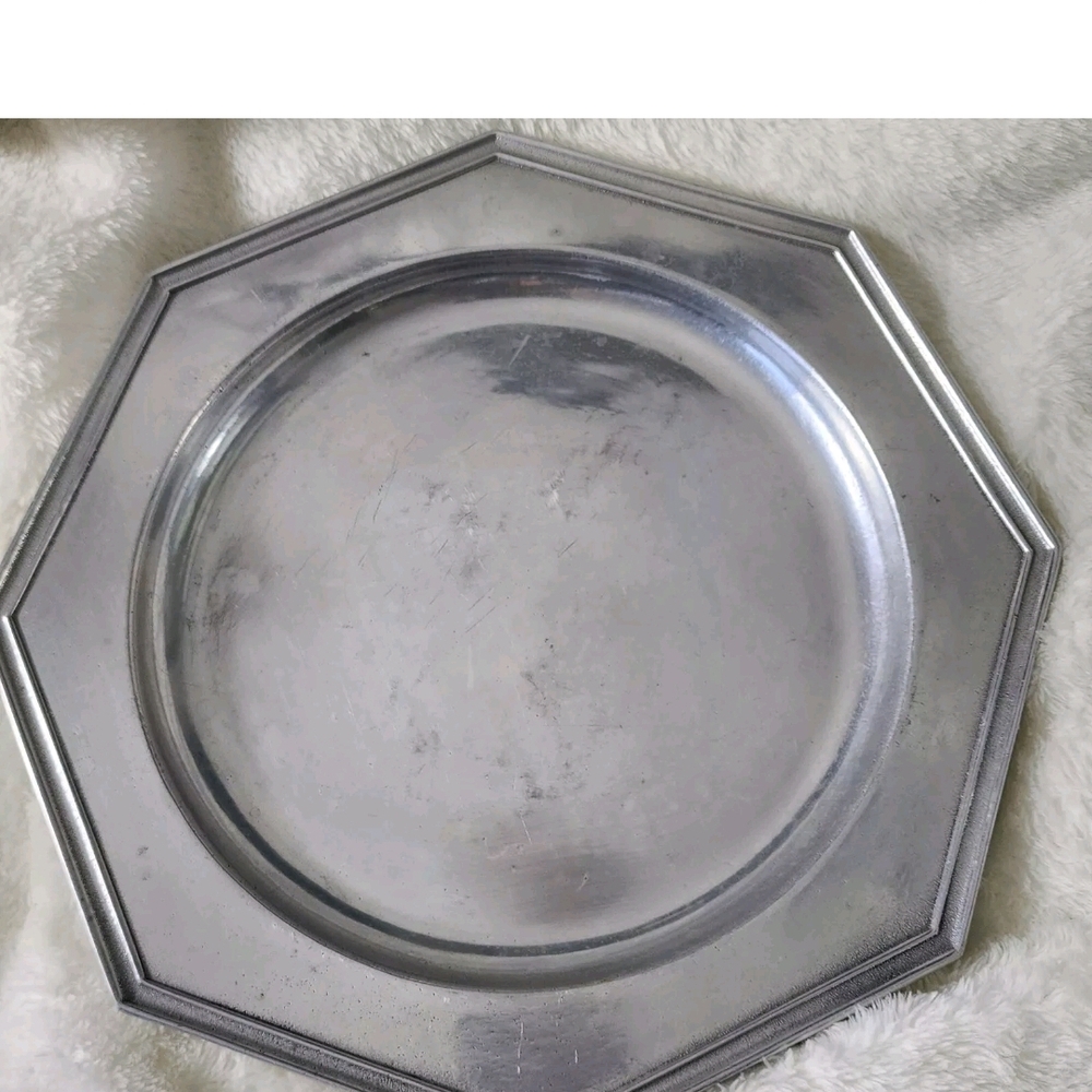 Octagonal pewter Plate